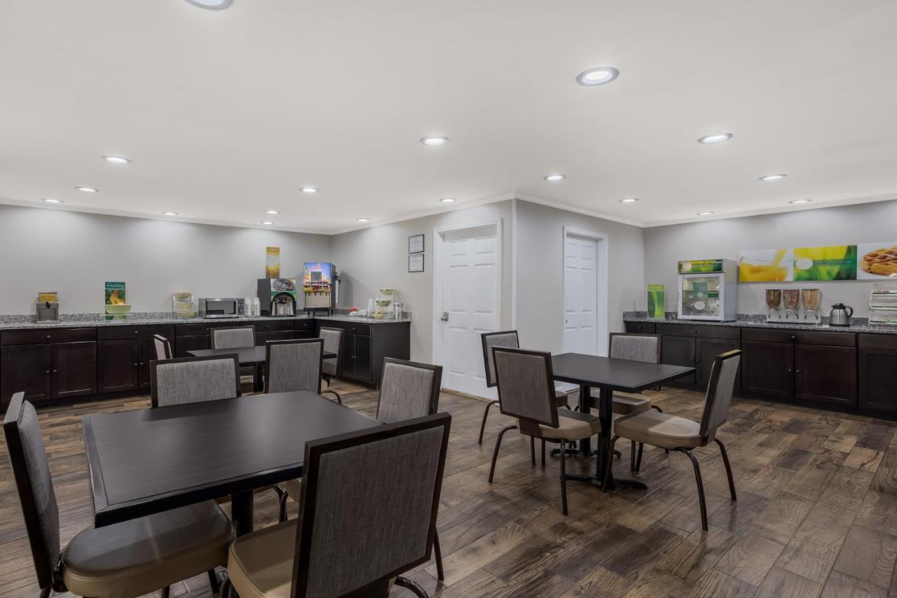Quality Inn Moultrie Bagian luar foto