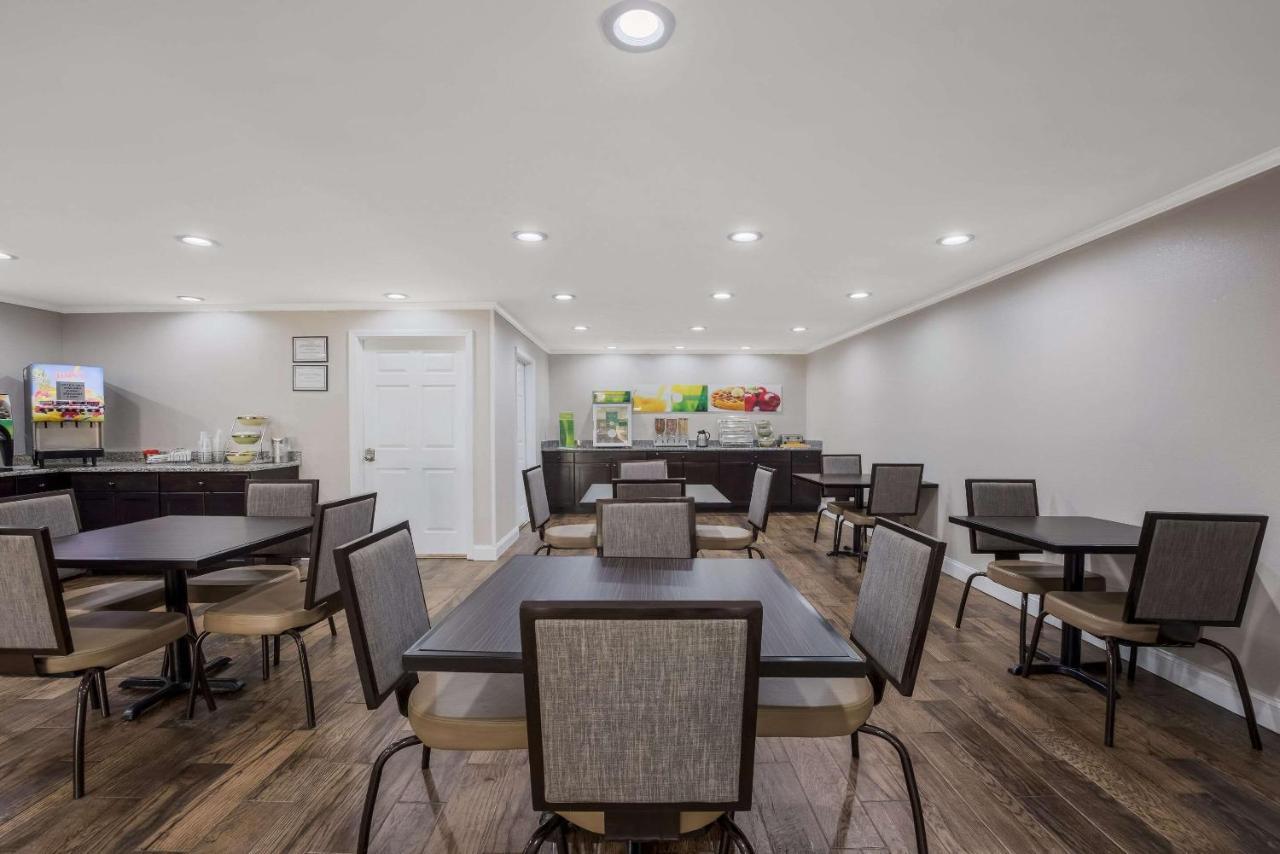 Quality Inn Moultrie Bagian luar foto