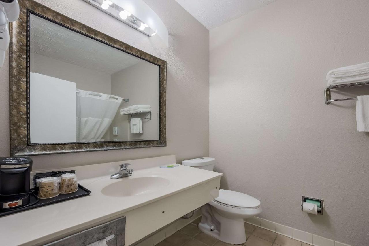 Quality Inn Moultrie Bagian luar foto